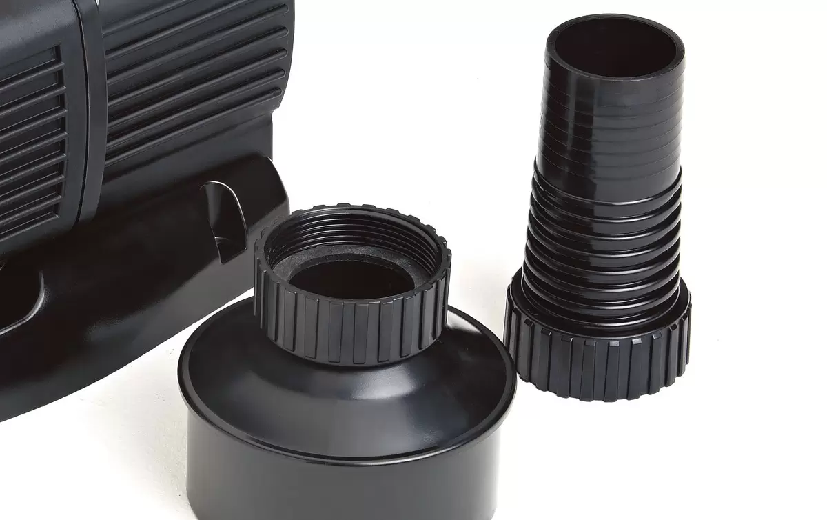 Adapter set<br />The included adapter set enables connection of hoses (50 mm /  DA 63) and pipes (DN 75 /  DN 110).