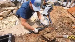 A-O Pro Tip – Finishing Edging the Rocks with Pond Professors Inc